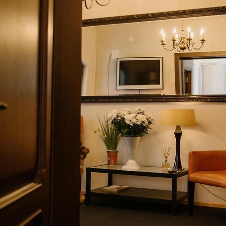 Excelsior Inn Турда Екстериор снимка
