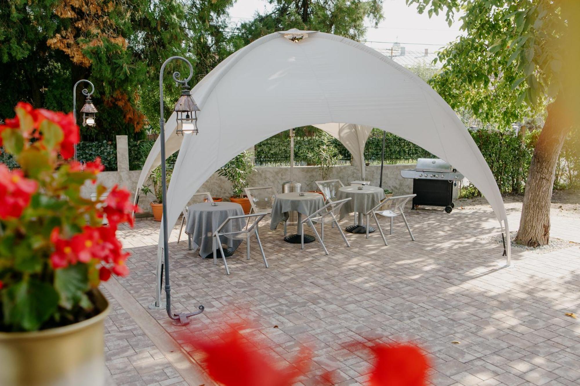 Excelsior Inn Турда Екстериор снимка