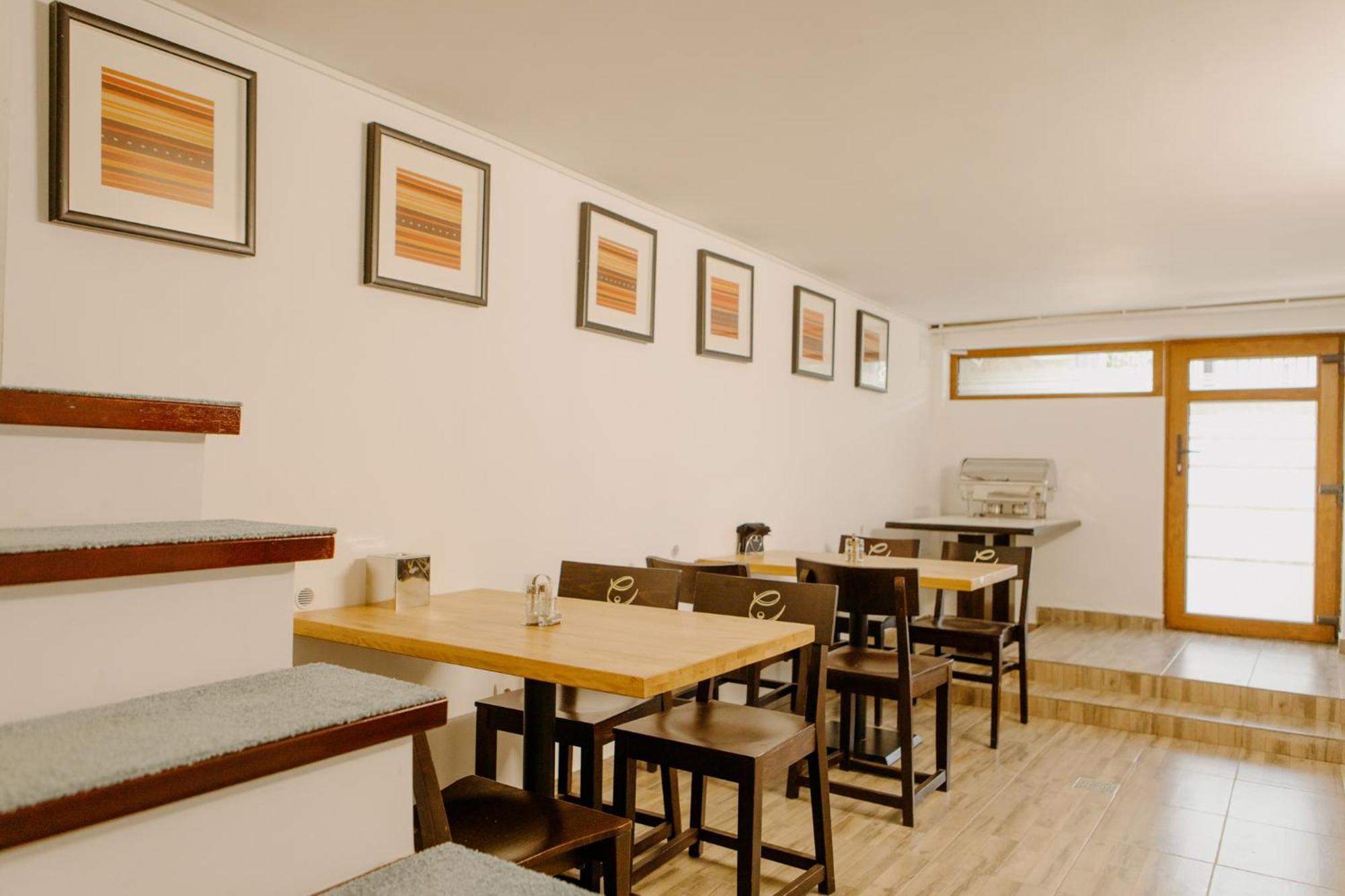 Excelsior Inn Турда Екстериор снимка