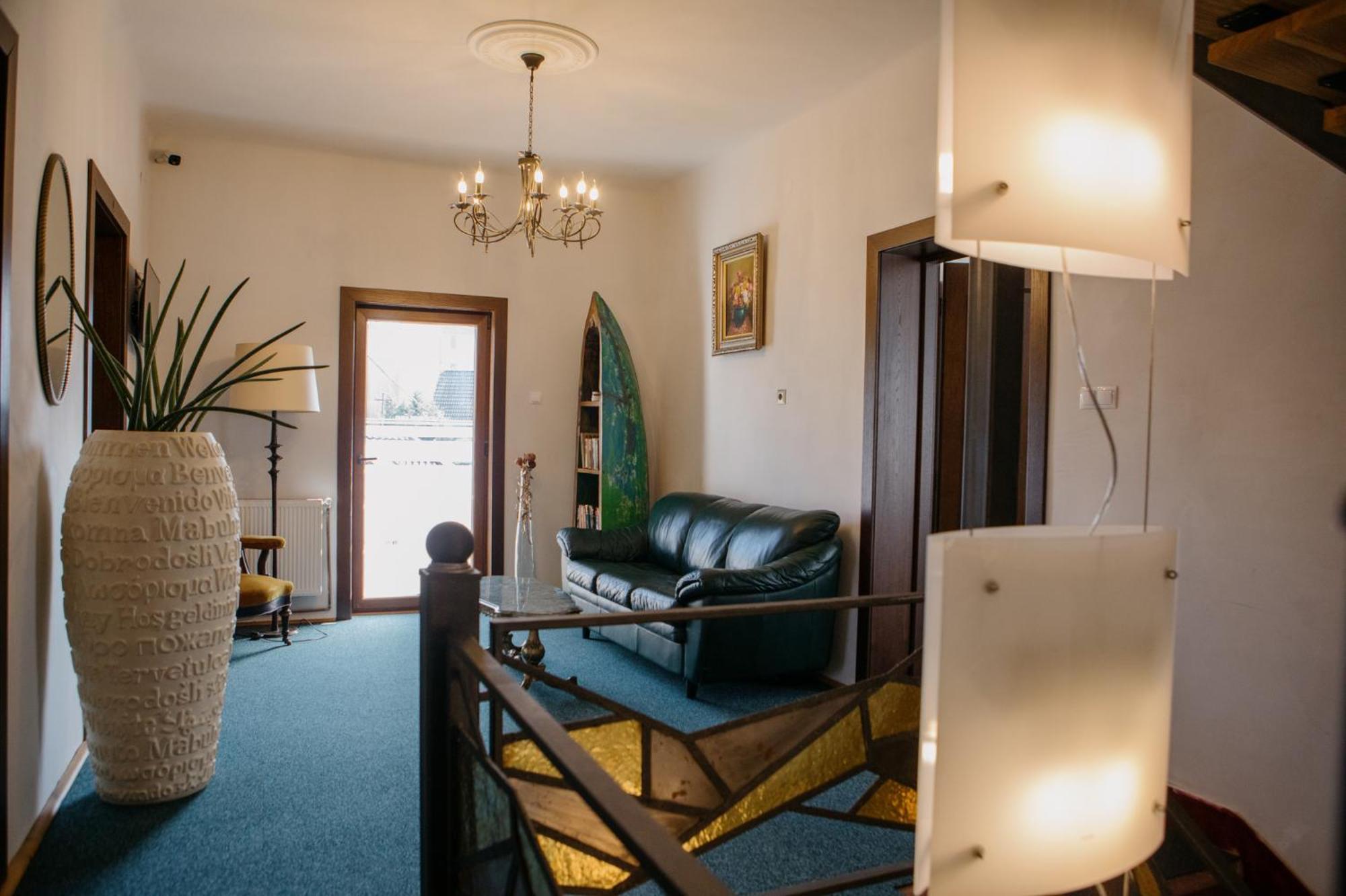 Excelsior Inn Турда Екстериор снимка