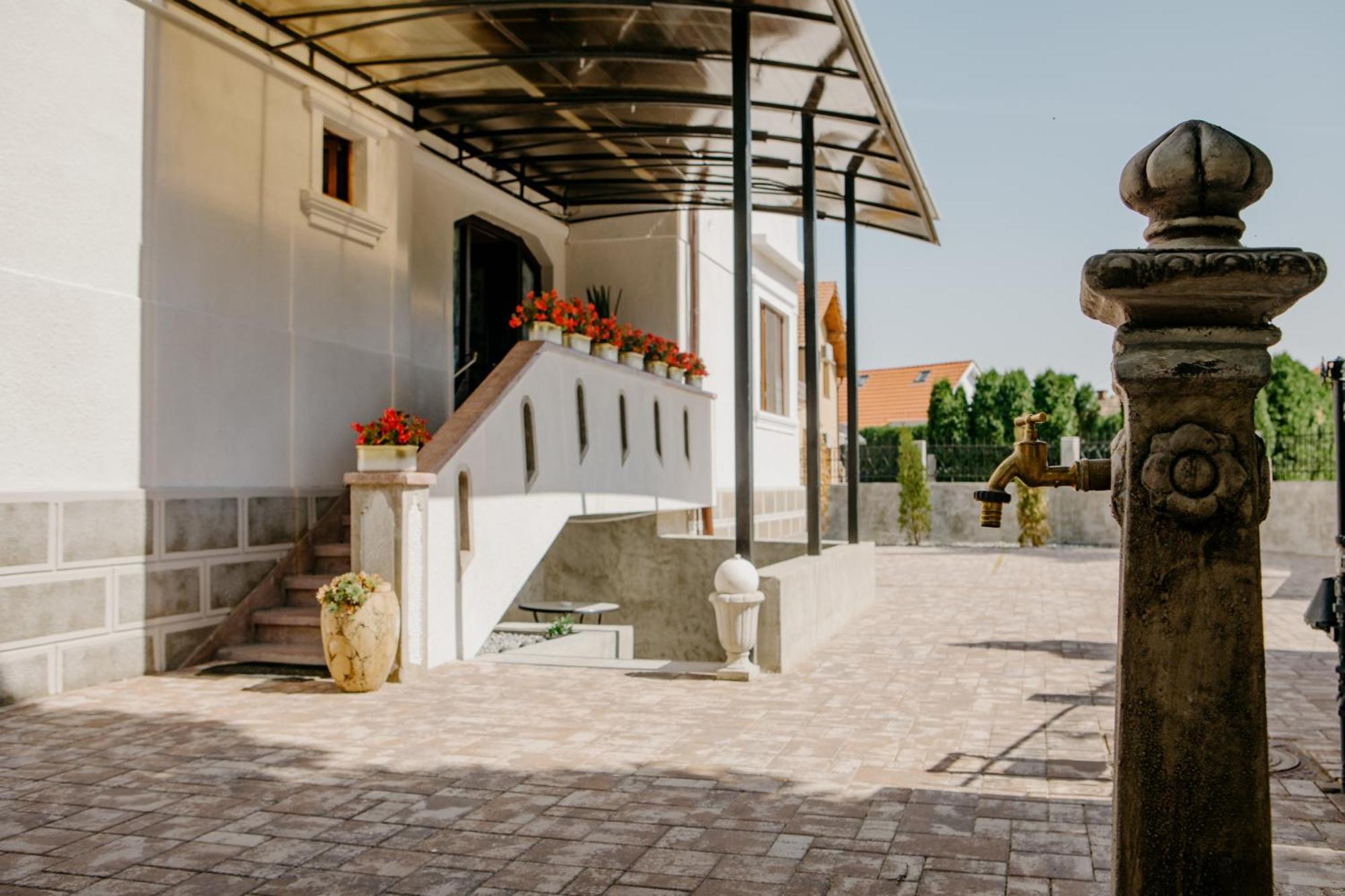 Excelsior Inn Турда Екстериор снимка