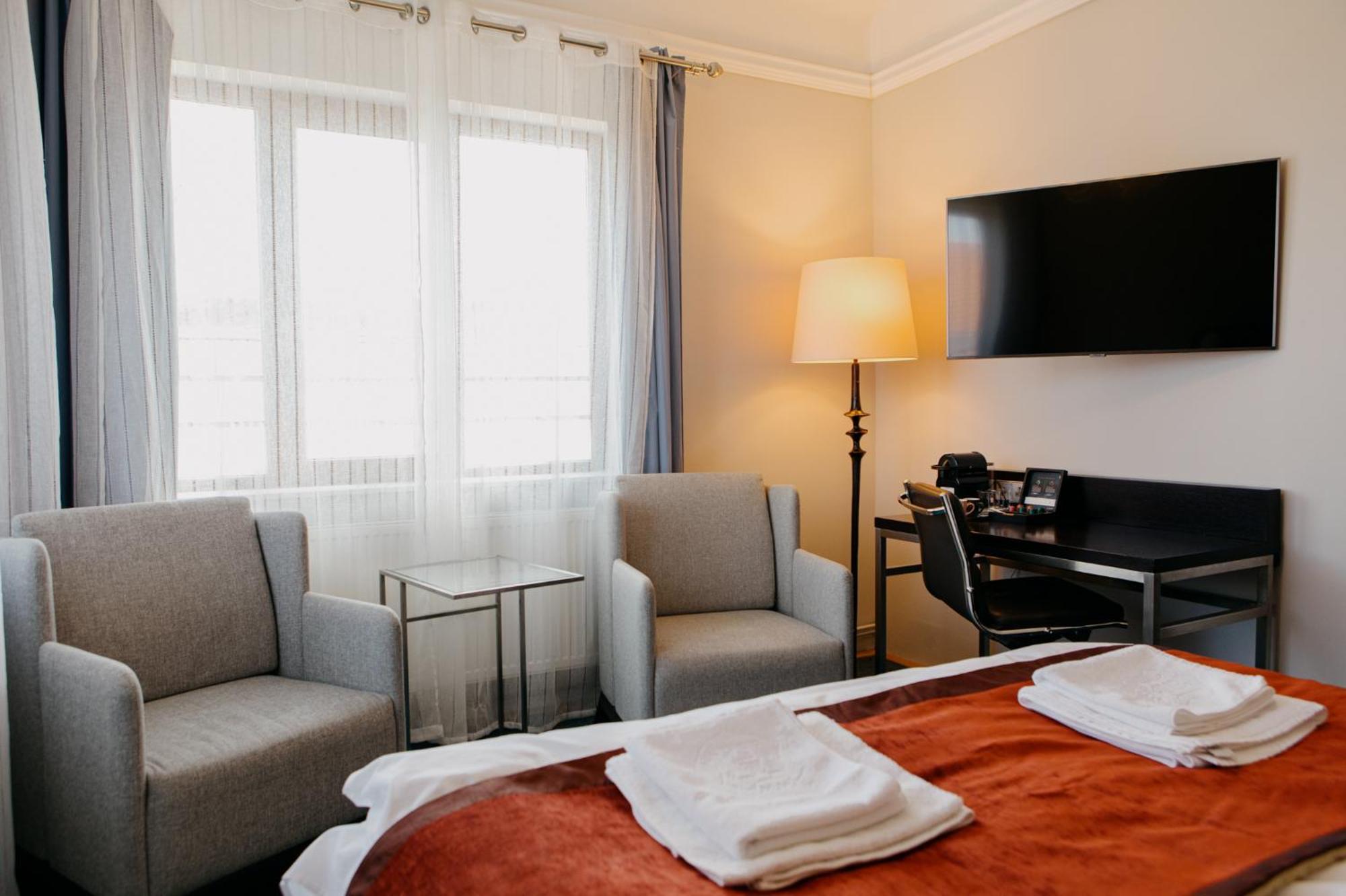 Excelsior Inn Турда Екстериор снимка