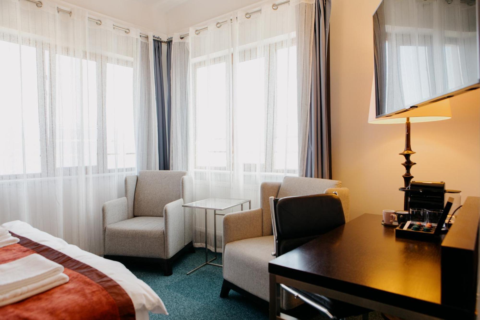 Excelsior Inn Турда Екстериор снимка