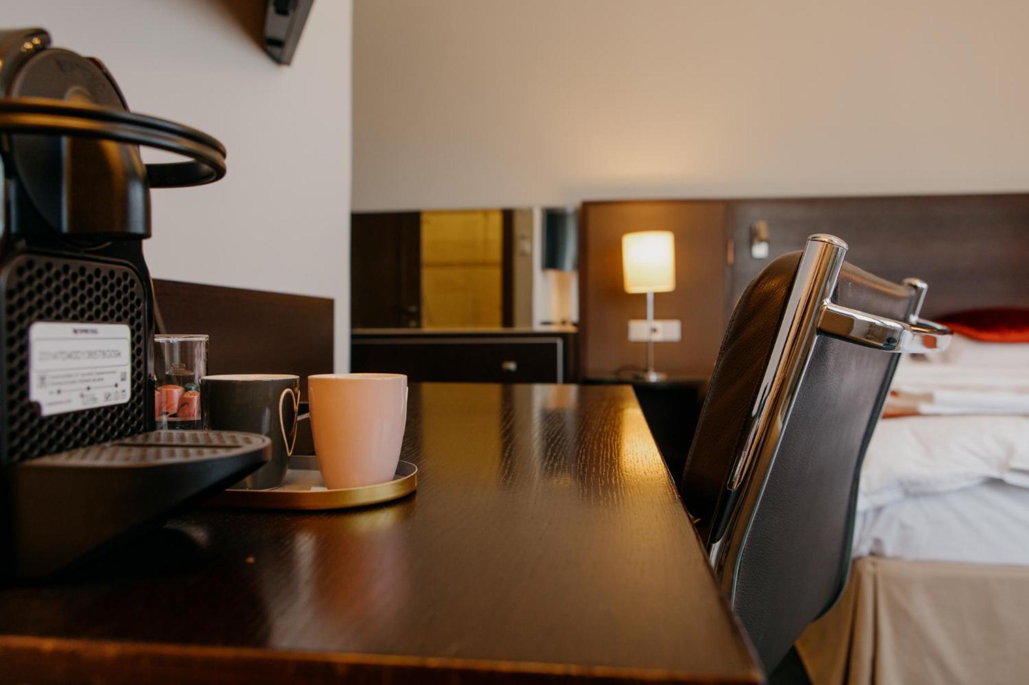 Excelsior Inn Турда Екстериор снимка