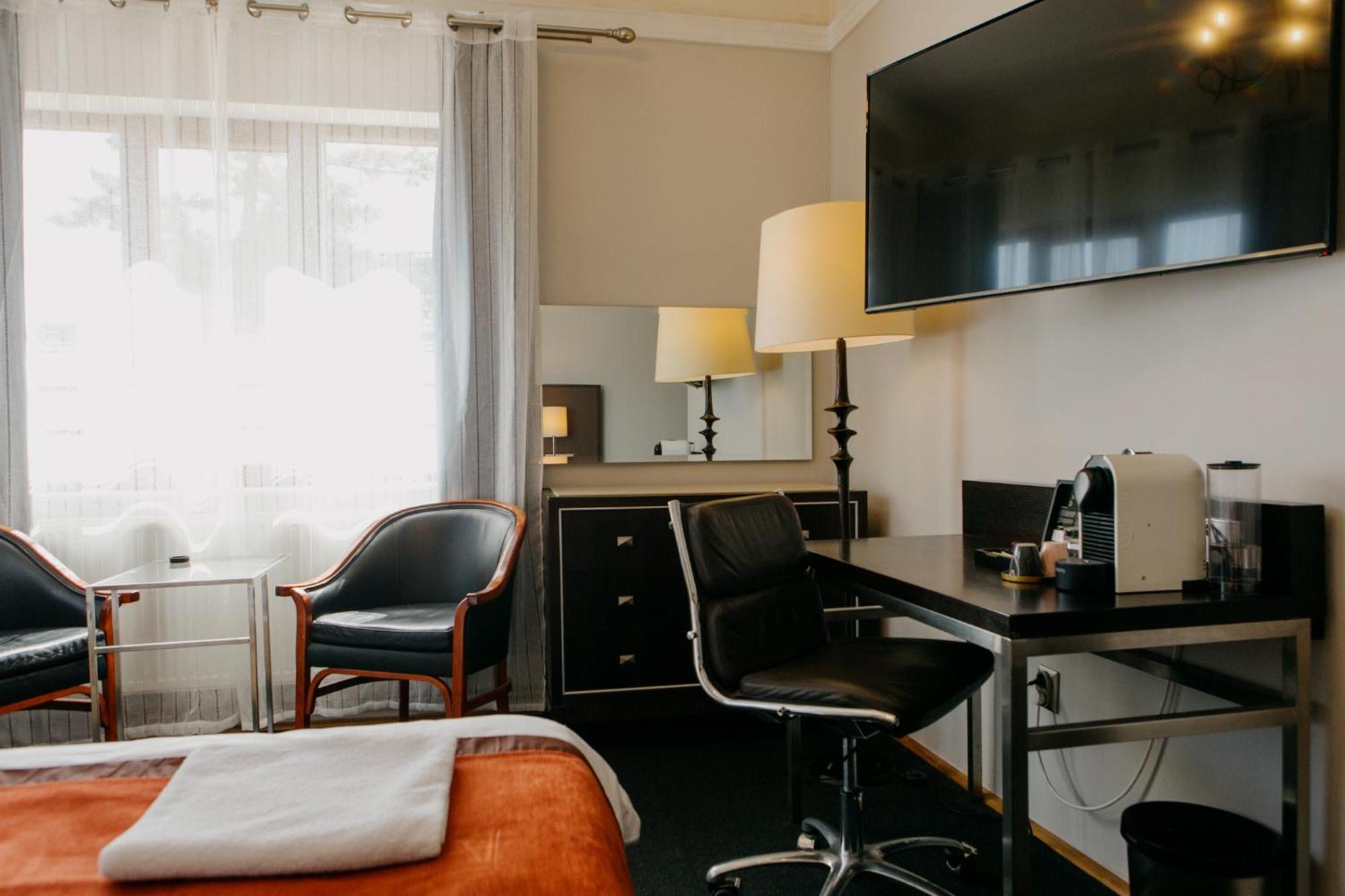 Excelsior Inn Турда Екстериор снимка