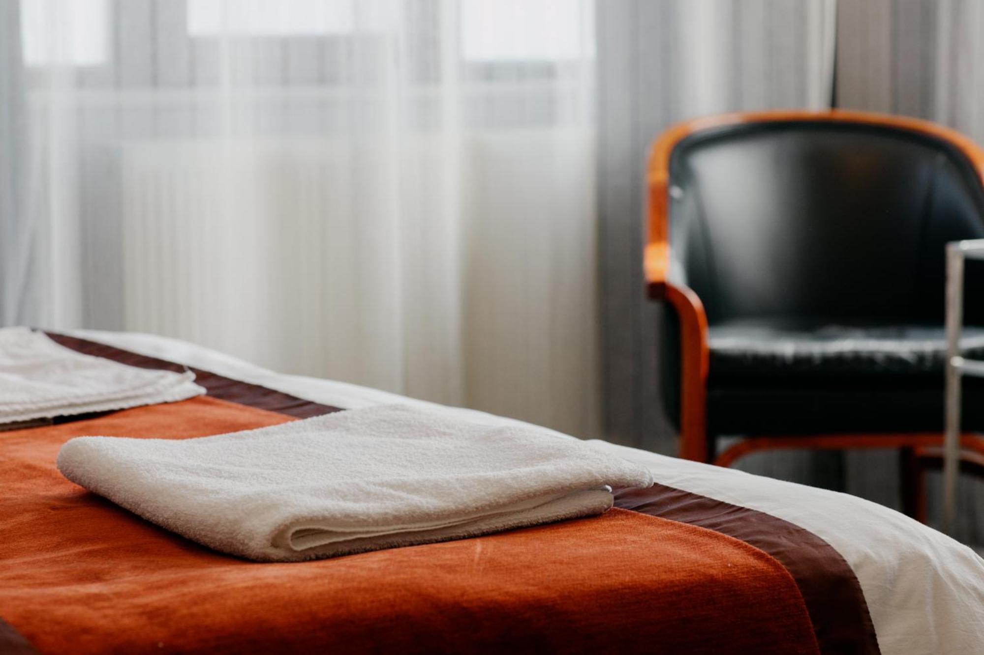 Excelsior Inn Турда Екстериор снимка