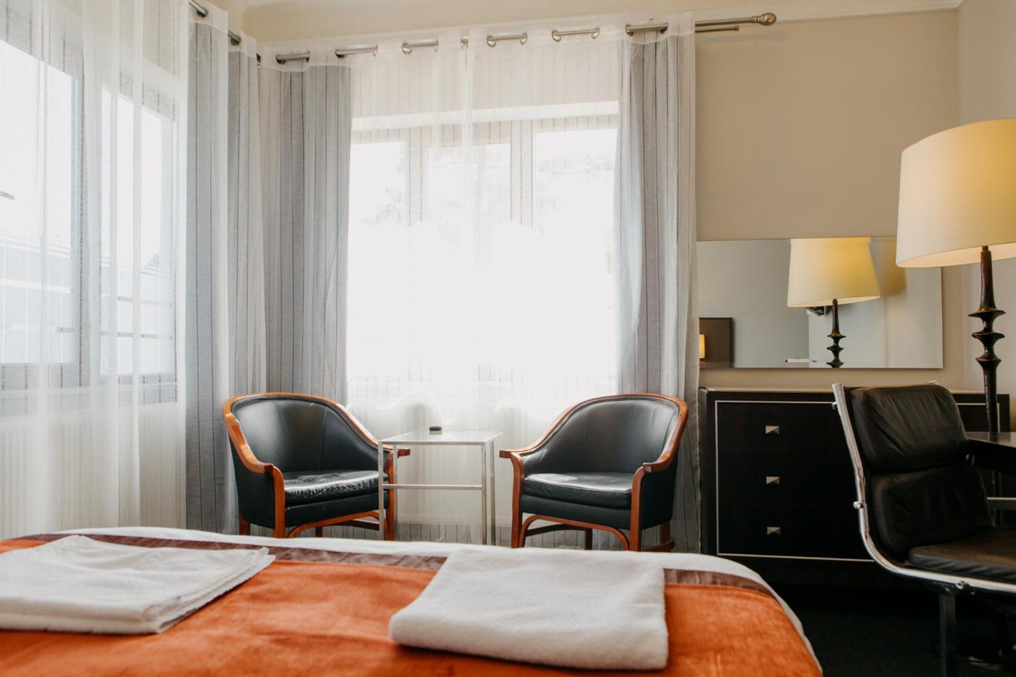 Excelsior Inn Турда Екстериор снимка