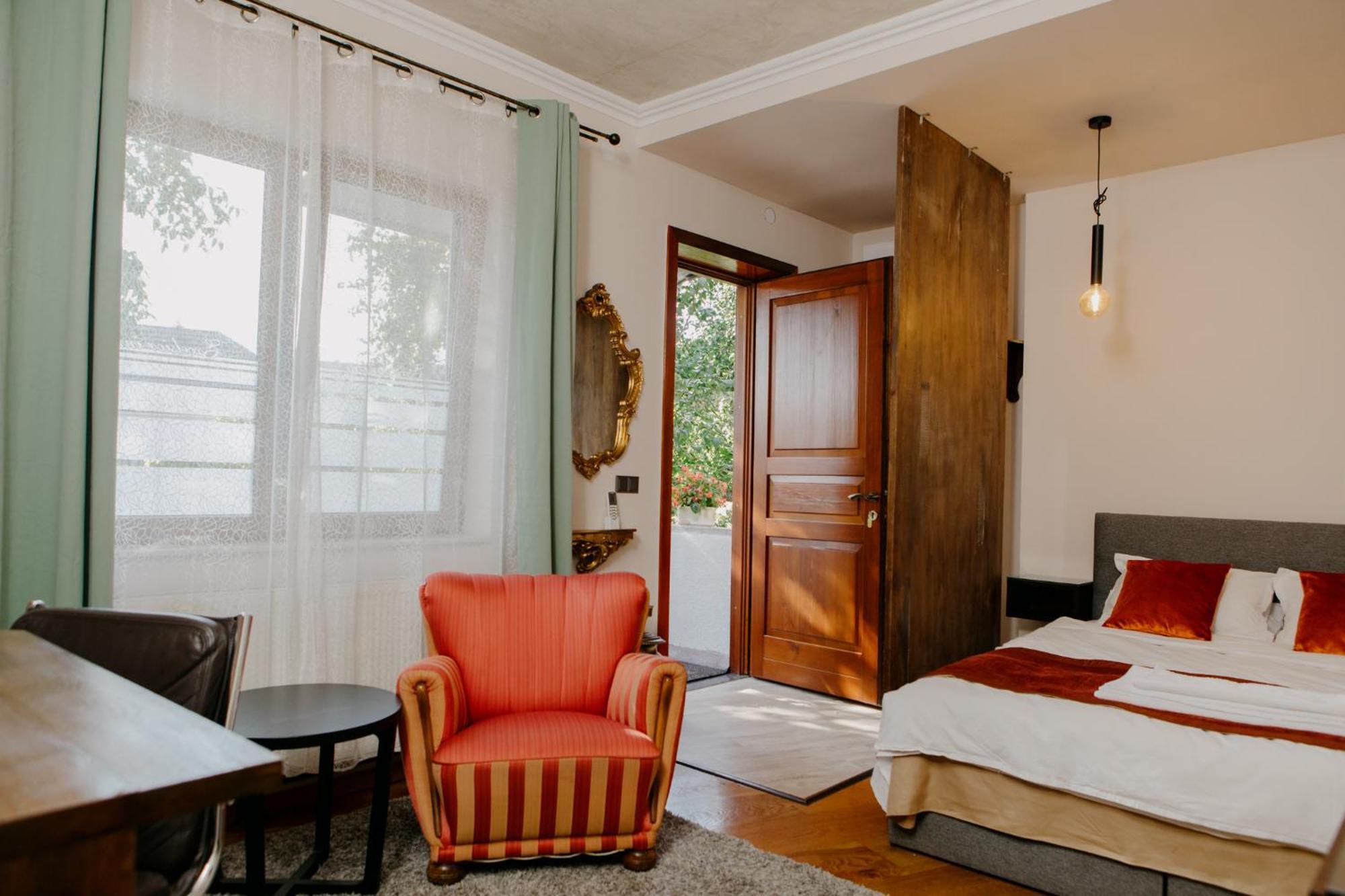Excelsior Inn Турда Екстериор снимка