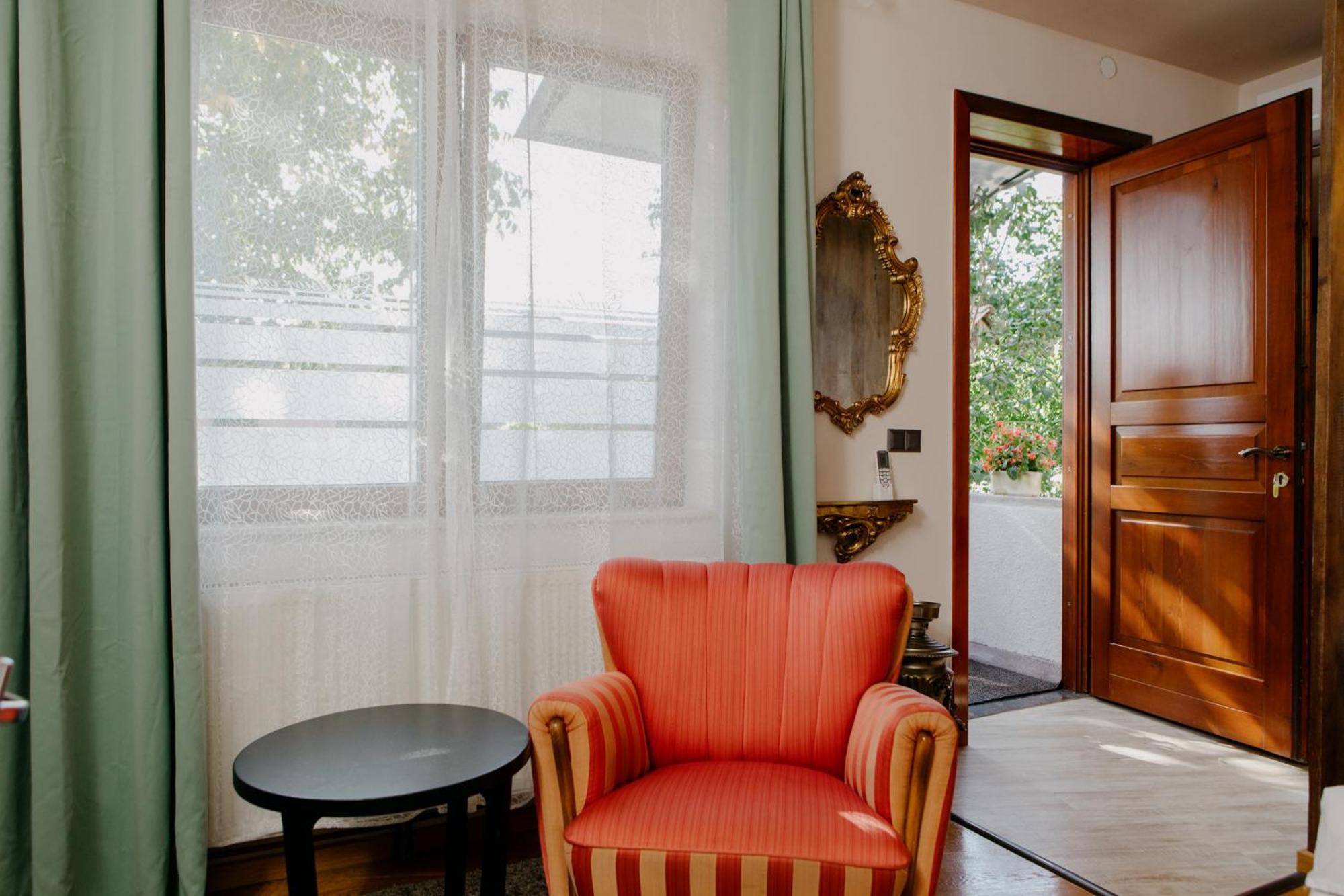Excelsior Inn Турда Екстериор снимка