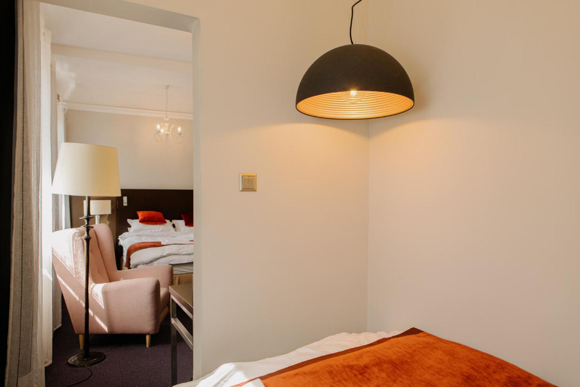 Excelsior Inn Турда Екстериор снимка