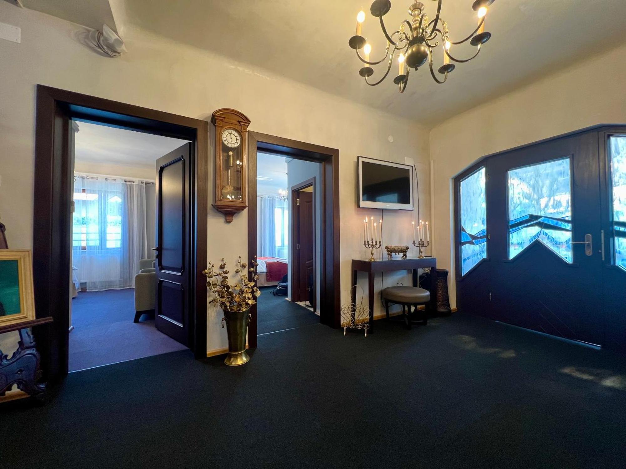 Excelsior Inn Турда Екстериор снимка